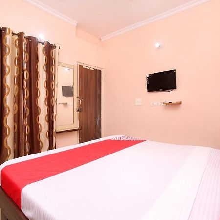 OYO 24423 Hotel Royal Sohāna Buitenkant foto
