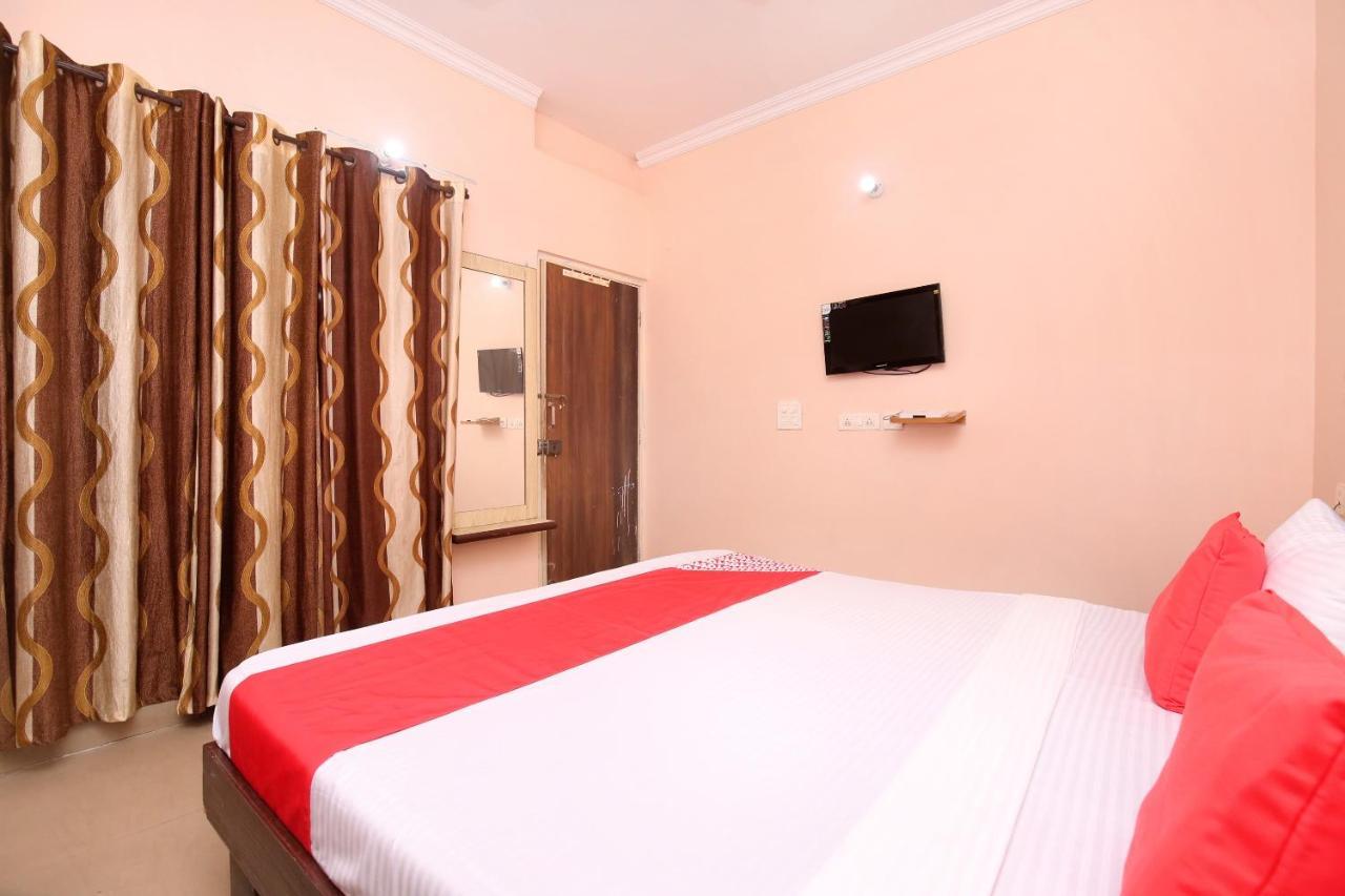OYO 24423 Hotel Royal Sohāna Buitenkant foto