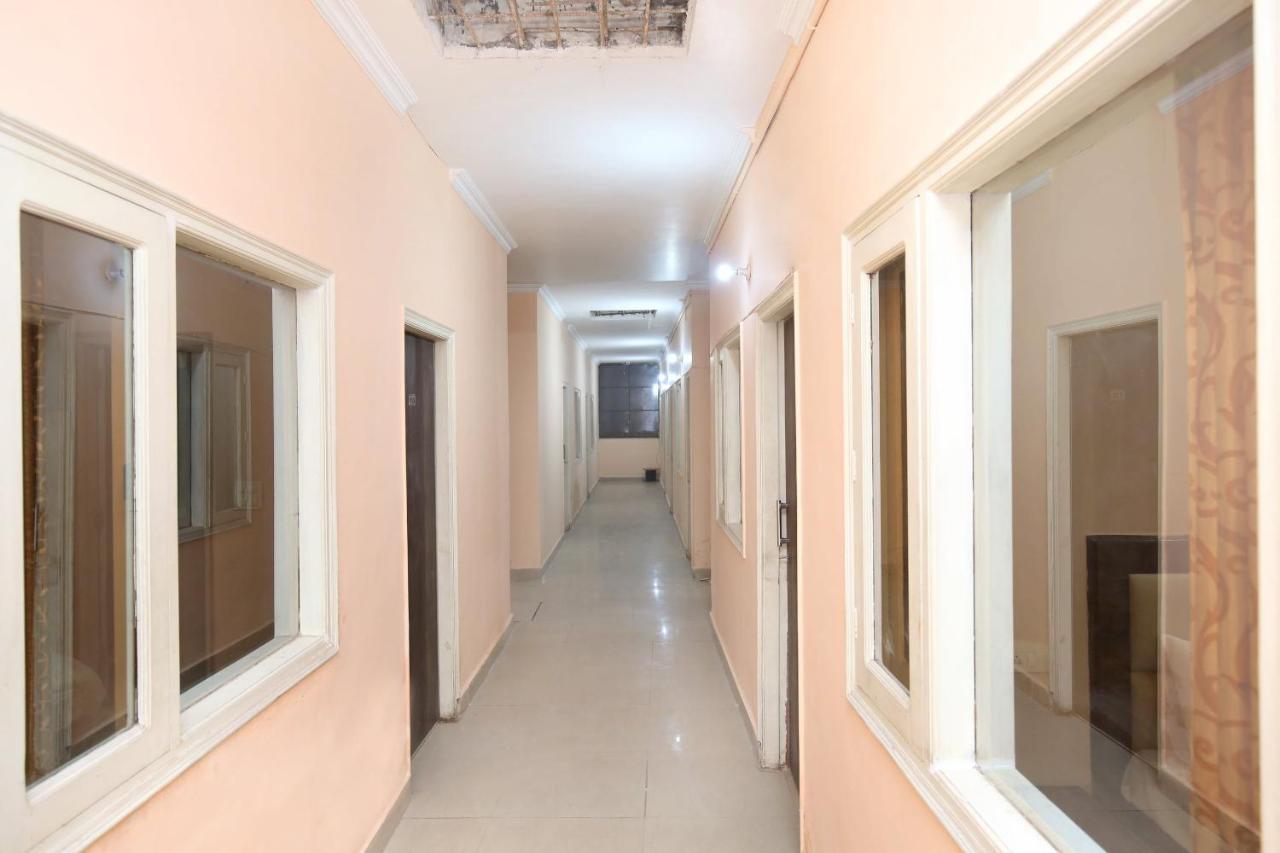 OYO 24423 Hotel Royal Sohāna Buitenkant foto